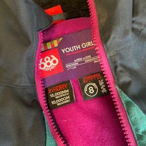 686 Youth Girls Size XS infiniteDRY winter coat. I’m excellent condition.